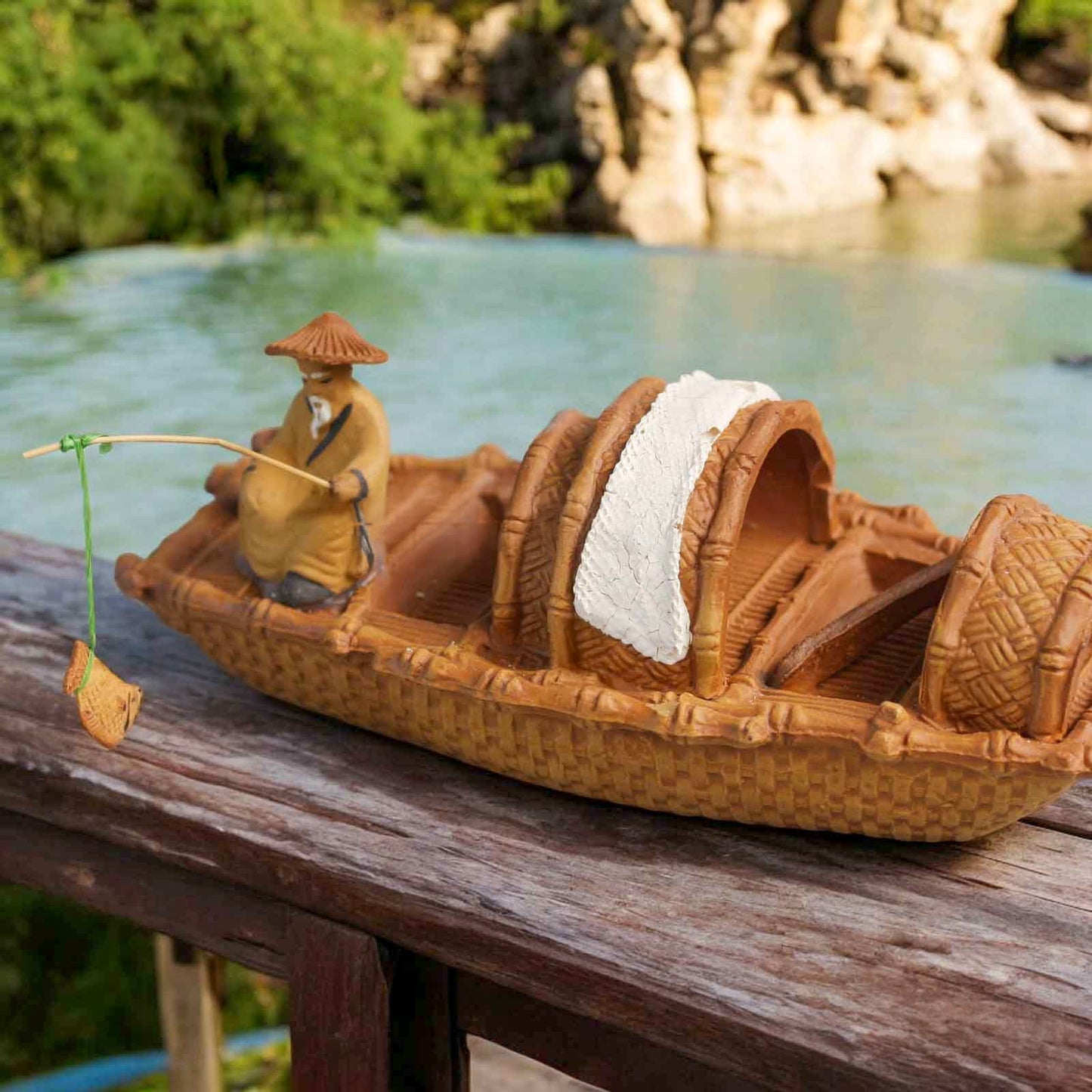 Keramik-Fischerfigur | Alter Fischer auf Boot