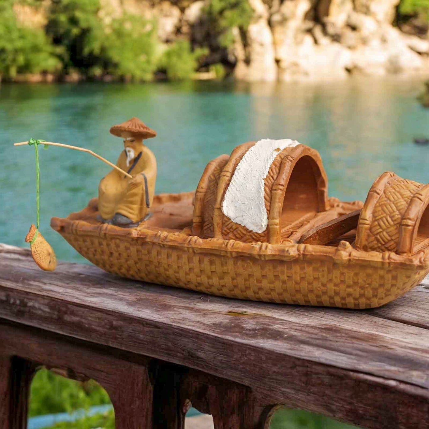 Keramik-Fischerfigur | Alter Fischer auf Boot